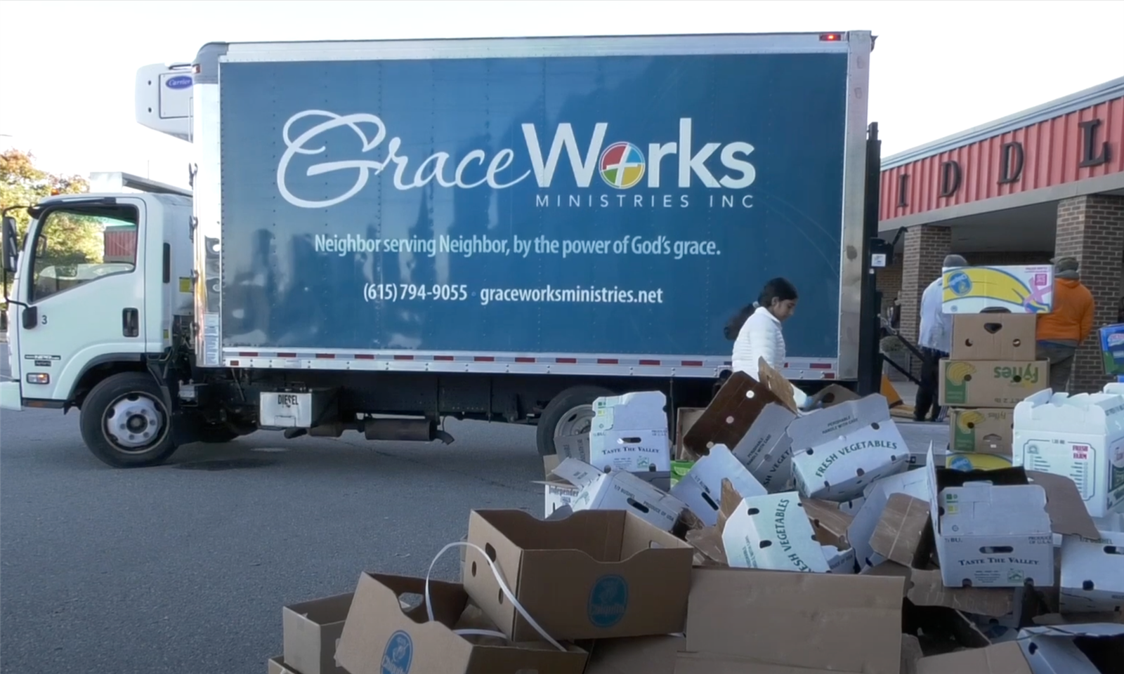 Photo of truck collecting food
